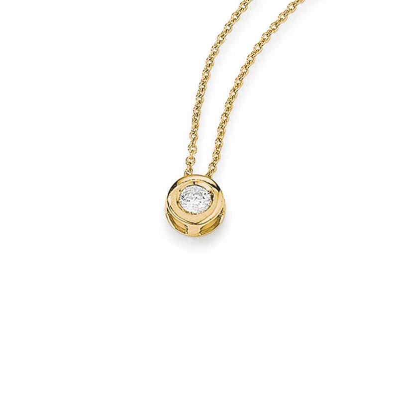 Collier met hanger, 0.06 ct briljant in gladomzetting.
Lengte 42 cm.