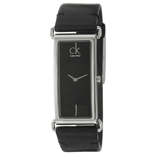 Dit Calvin Klein horloge K01231 heeft een strak en tijdloos design met zilveren accenten. De wijzerplaat is minimalistisch en makkelijk afleesbaar. Het horloge past perfect bij zowel een casual als een formele outfit. Draag het horloge om je pols voor een chique en stijlvolle uitstraling. Een essentieel accessoire voor elke moderne vrouw. Bestel nu en maak je look compleet!