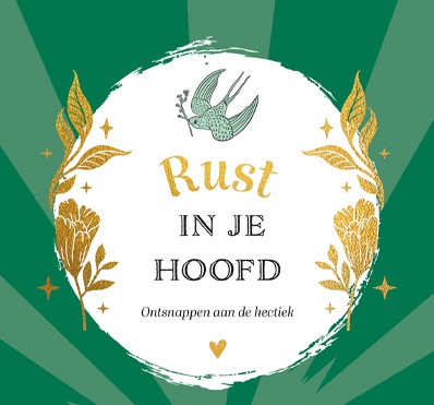 Zet deze tafelkalender op je bureau en sla iedere dag een blaadje om voor een rustgevende spreuk of tekst. Ze zullen je helpen rust te vinden te midden van de onrust van het moderne leven. De tafelkalender is afgewerkt met goudfolie en zit in een stevig boxje. Een prachtig cadeau voor jezelf of om een ander blij mee te maken!