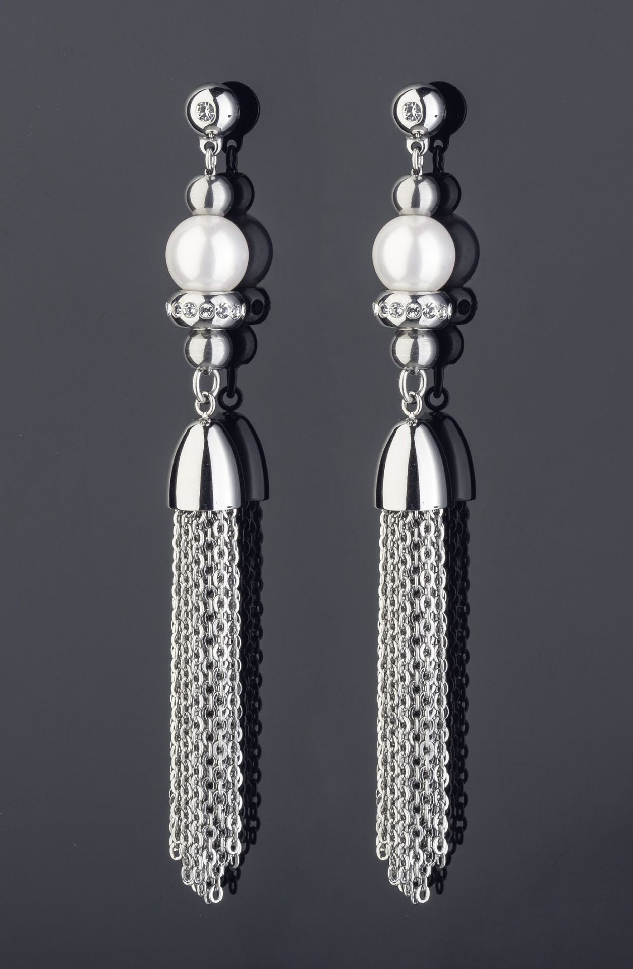 Stalen oorknoppen met hanger en Parel wit