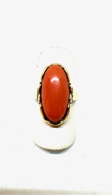 14 krt gouden ring met bloedkoraal 