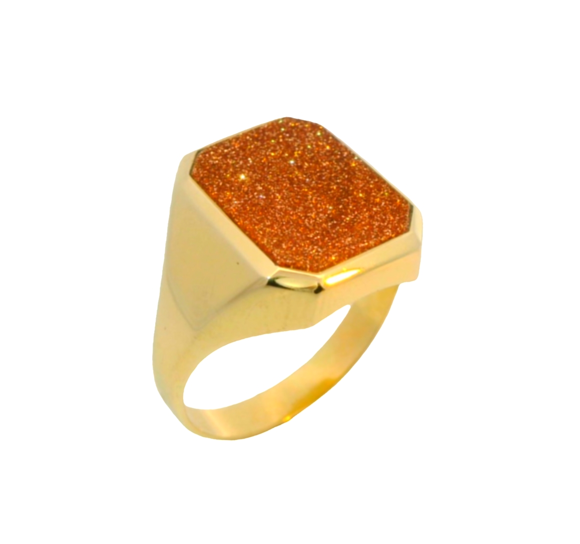 Deze geelgouden zegelring van 14 karaat is voorzien van een prachtige goudsteen die zorgt voor een unieke uitstraling. De ring is perfect voor dagelijks gebruik of bij speciale gelegenheden. Draag deze ring solo voor een subtiele look of combineer het met andere gouden sieraden voor een elegante uitstraling. Een tijdloze toevoeging aan je sieradencollectie!
De ring is verkrijgbaar in meerdere afmetingen.