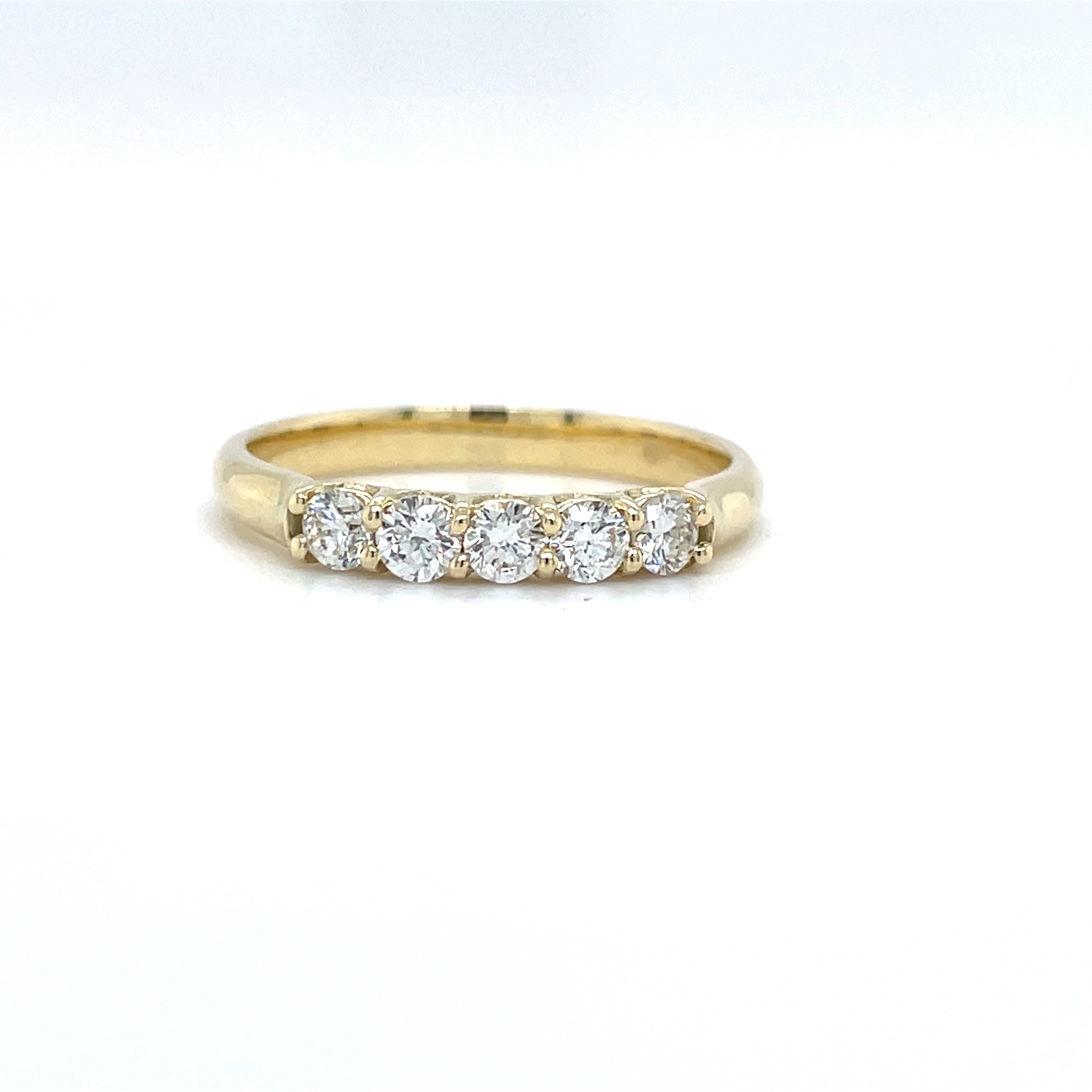 Gouden ring uit de Romance Collection By R&C met 5 diamanten van 0.10 carat
Zuiverheid Stenen: SI3
Steen kleur: wesselton