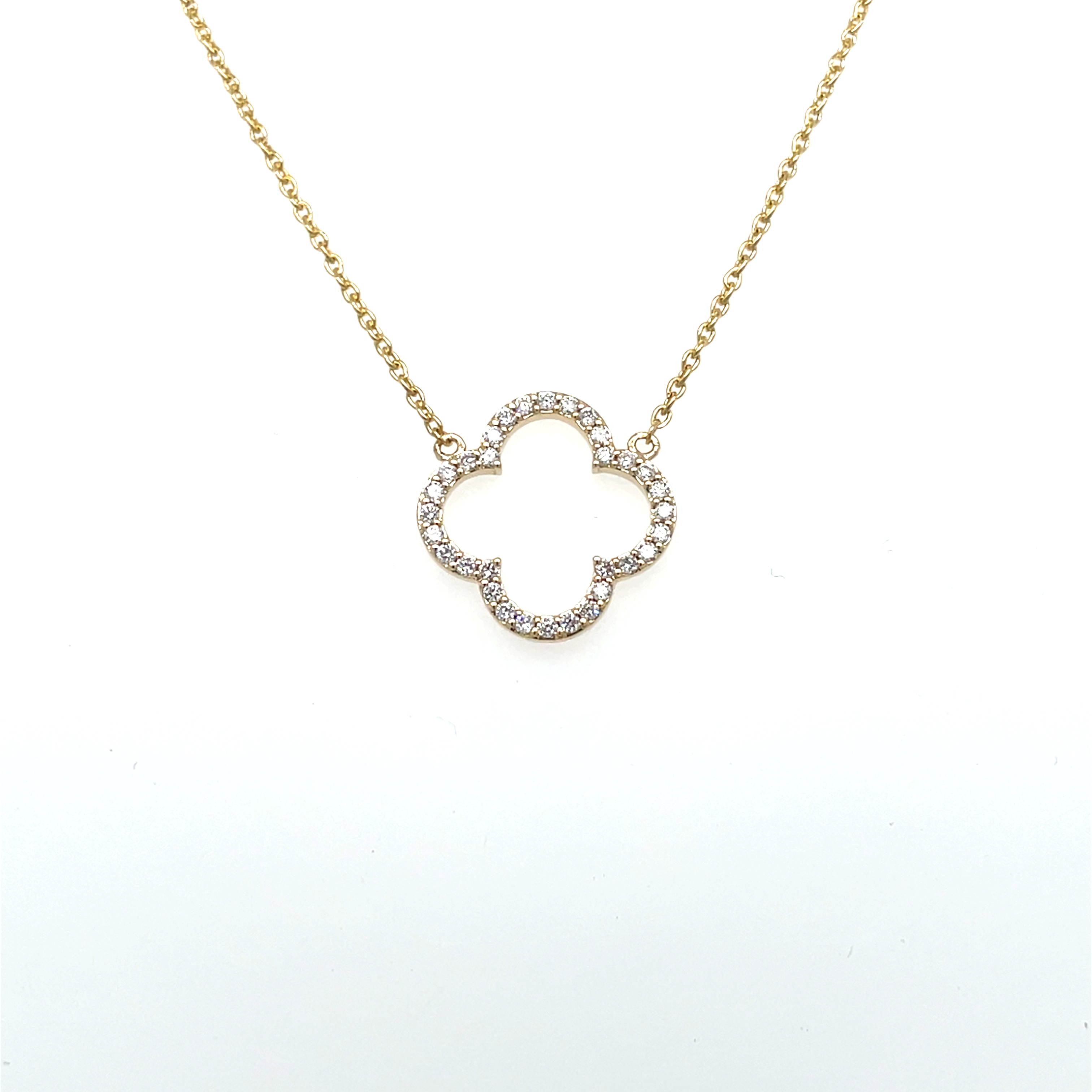 Gouden Collier met klaver hanger met Diamant 32 steens totaal 0.16 Carat 
pikee/wesselton 