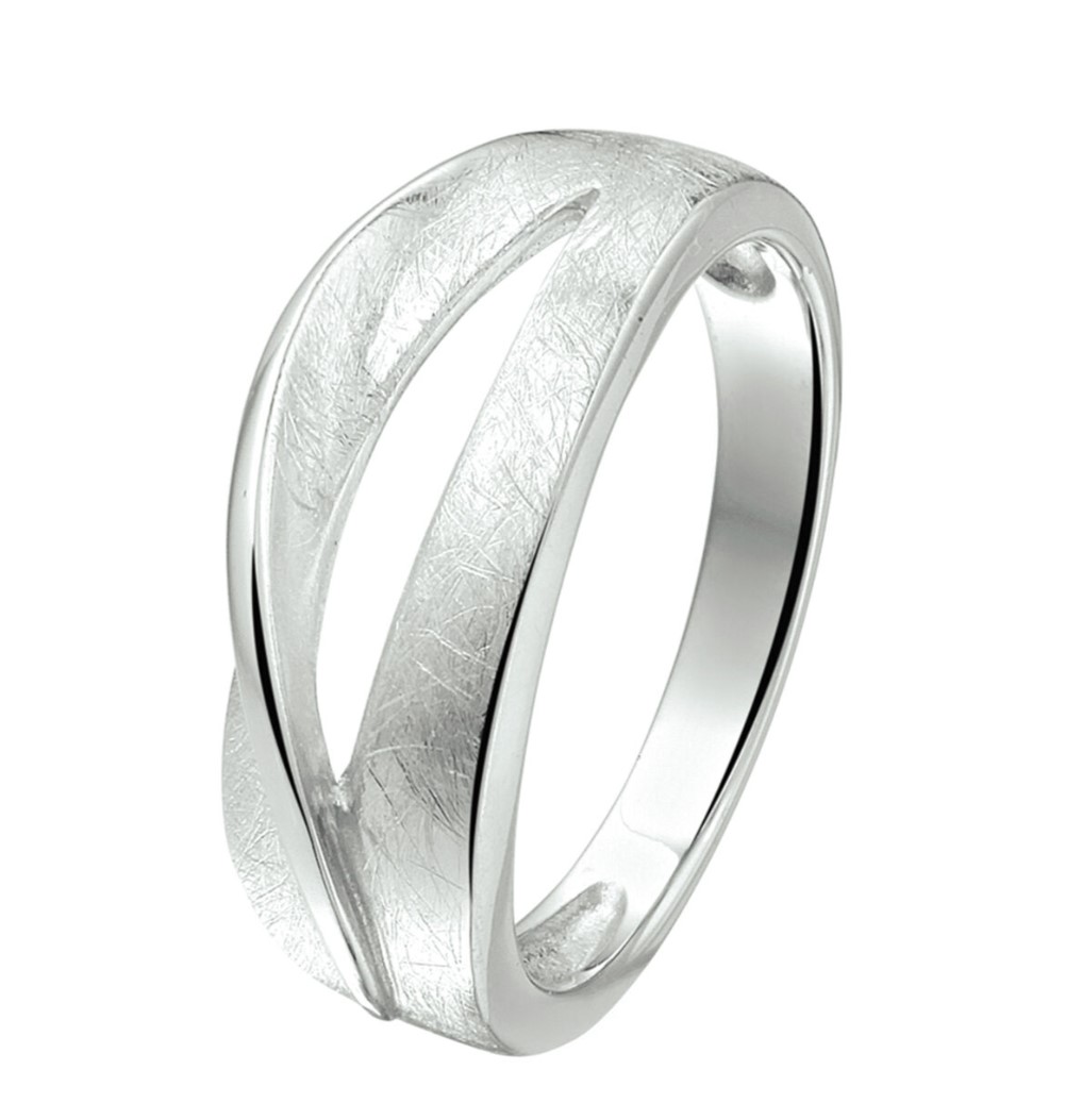 Zilveren ring met gematteerde bewerking.