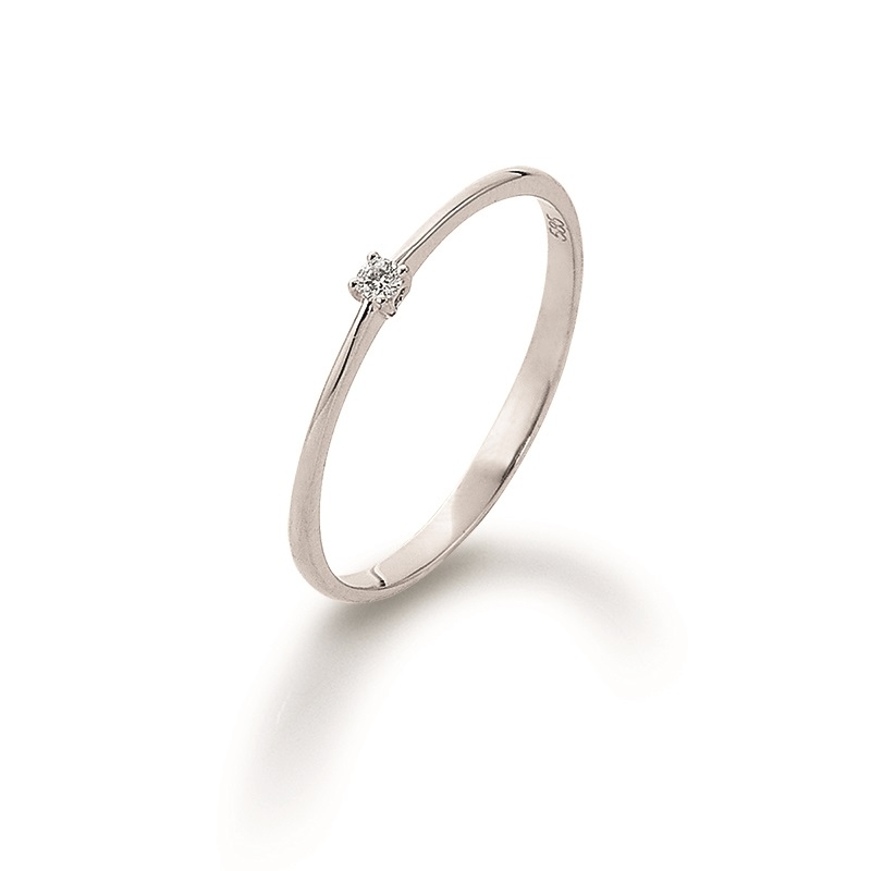 Wit gouden solitair ring met 0.03 ct. briljant