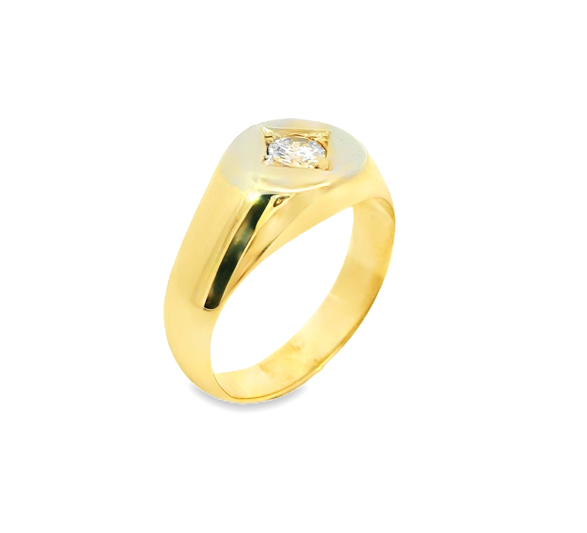 Deze prachtige bicolor gouden ring van 14 karaat is speciaal ontworpen voor heren en is voorzien van een schitterende diamant. De ring is tijdloos en stijlvol, perfect voor elke gelegenheid. Draag hem als een statement piece aan je ringvinger voor een moderne en elegante look. Ideaal als cadeau voor jezelf of een dierbare. Maak je outfit compleet met deze oogverblindende ring!
De ring is verkrijgbaar in meerdere afmetingen.