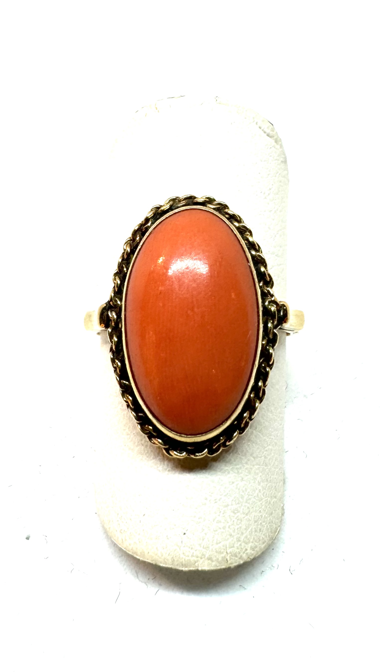 14 krt gouden ring met bloedkoraal 