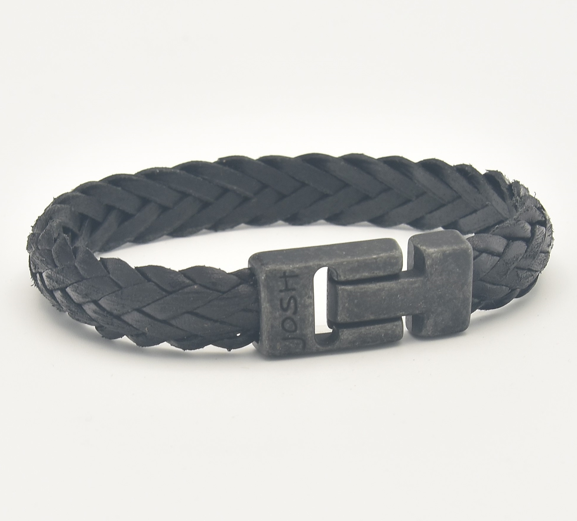ZWART LEDER MET VERZILVERDE SLUITING