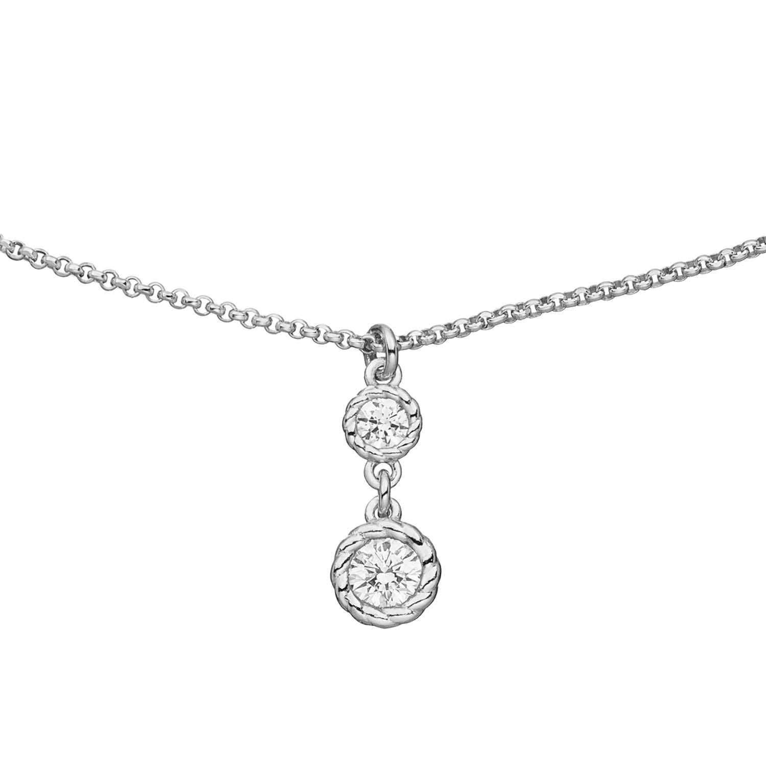 Zilveren collier met een hanger met twee zirkonia's, elk gezet in een ronde zetkast. Het collier is op twee lengtes te dragen; in 42cm en 45cm