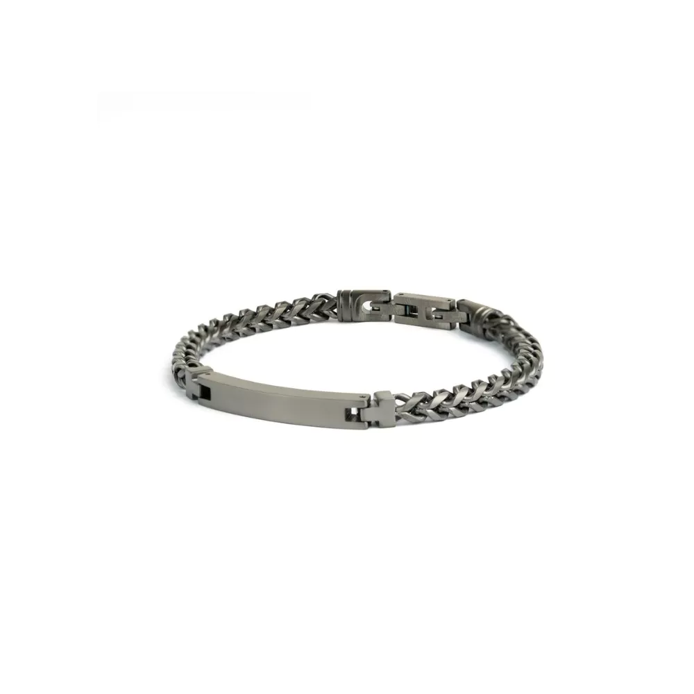 De Opus armband is een prachtige 5mm vossenstaart armband met een custom made sluiting. Hij is verstelbaar met +-1 cm dus je hoeft je niet al te veel zorgen te maken over de maatvoering.

De armband is gemaakt van duurzaam 316L roestvrij staal. De naam "foxtail" komt van het ontwerp van de ketting zelf. De schakels zijn geweven op een manier die een patroon creëert dat lijkt op de textuur en de stroming van een vossenstaart.