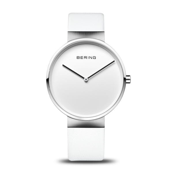 Bering horloge, witte lederen band, stalen kast, witte wijzerplaat.