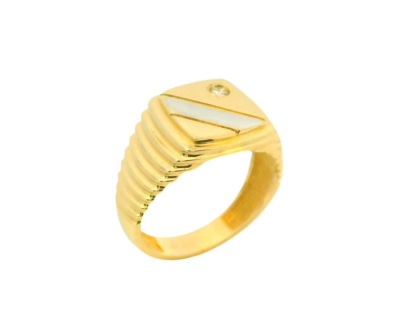 Deze bicolor gouden zegelring voor heren is gemaakt van 14 karaat goud en is versierd met glinsterende zirkonia stenen. De ring is een tijdloze en stijlvolle toevoeging aan elke outfit. Draag het als een statement stuk aan je pink of combineer het met andere ringen voor een trendy uitstraling. Perfect voor dagelijks gebruik of speciale gelegenheden. Maak je look compleet met deze prachtige ring!
De ring is verkrijgbaar in meerdere afmetingen.