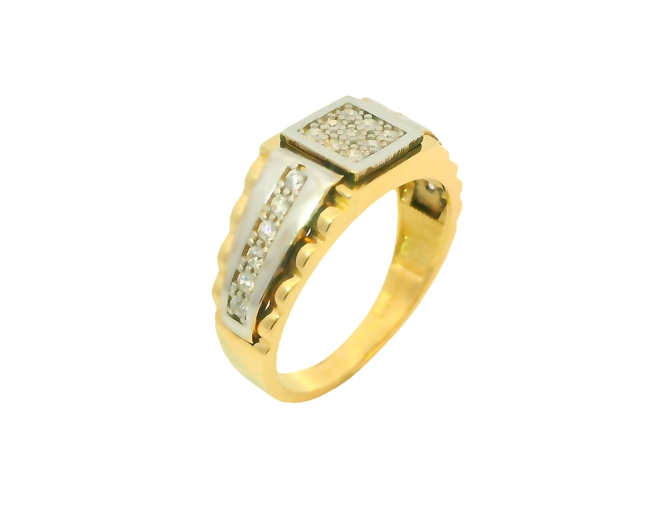 Deze prachtige herenring is gemaakt van 14 karaat bicolor goud en is voorzien van schitterende zirkonia stenen. De ring straalt elegantie en stijl uit en is perfect voor elke gelegenheid. Draag hem als statement piece voor een chique look of combineer hem met andere ringen voor een trendy uitstraling. Een absolute must-have voor elke moderne man!
De ring is verkrijgbaar in meerdere afmetingen.