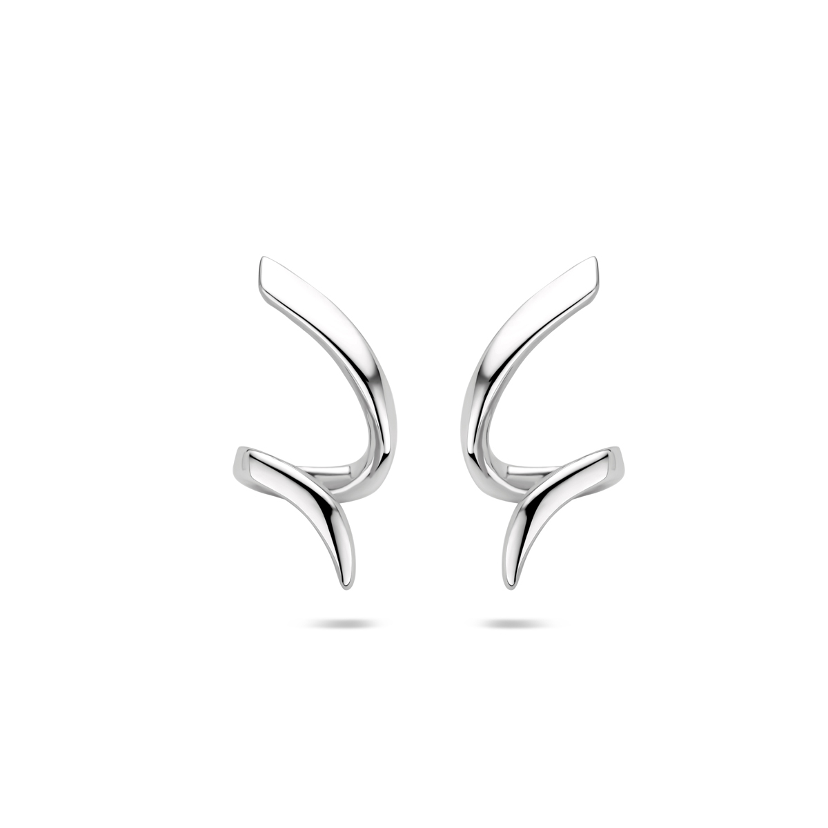 Gerhodineerd 925 zilveren oorknoppen met een afmeting van 18x9mm.