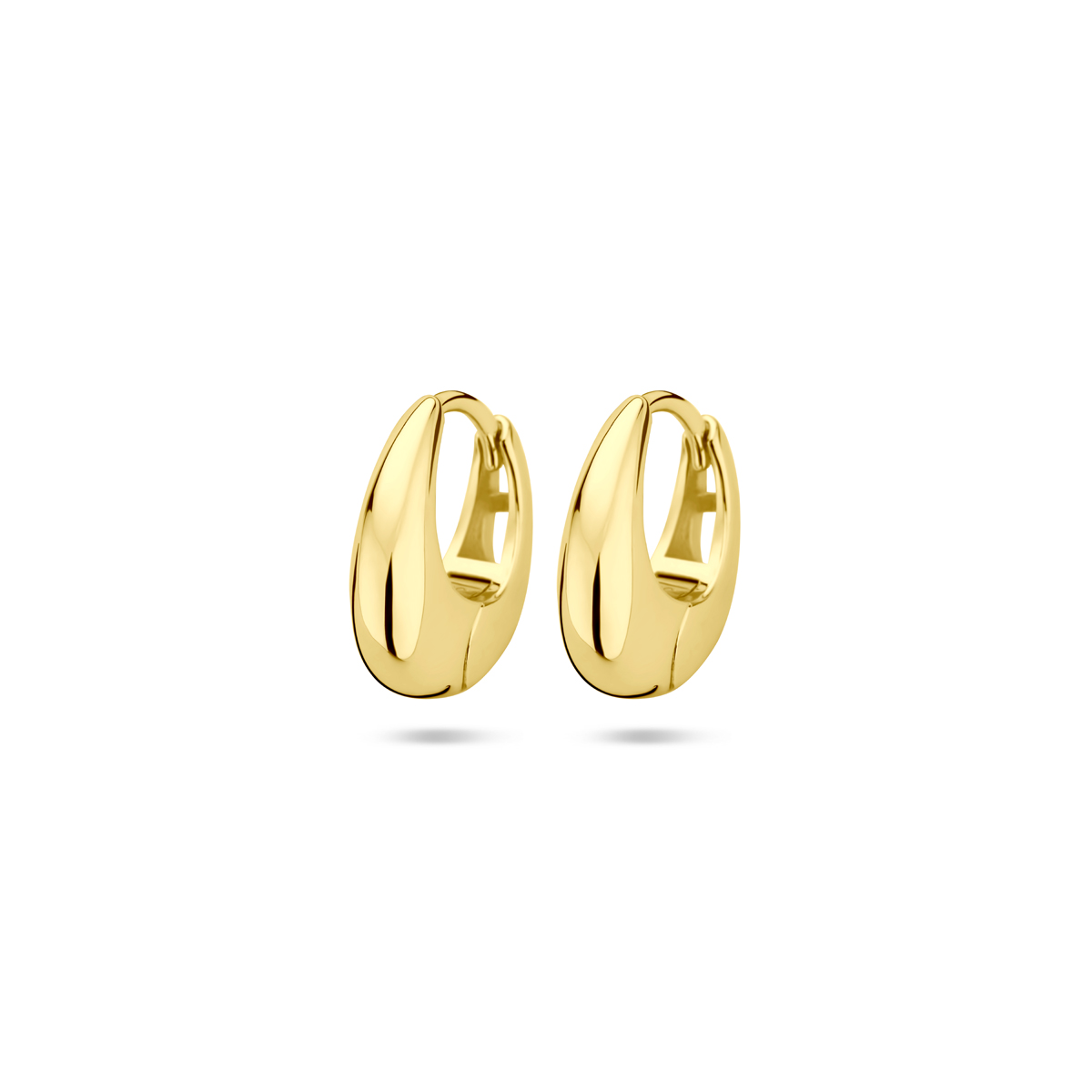 Geelgoud op 925 zilveren klapoorringen met een afmeting van 13.5x4.5mm. Geen garantie op plating.