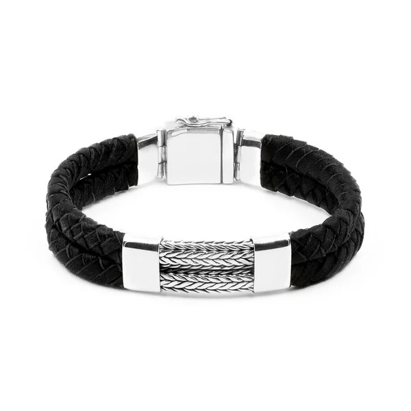 Van Mispelaar armband Madura Dua heeft zwart leer met een zilveren middenstuk en zilveren sluiting.