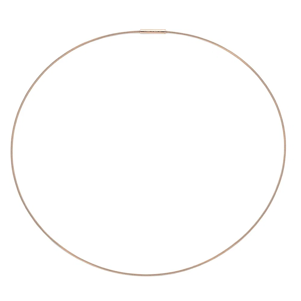 een 18 krt rose gouden Niessing snoer 1,2mm dik en 43 cm lang.