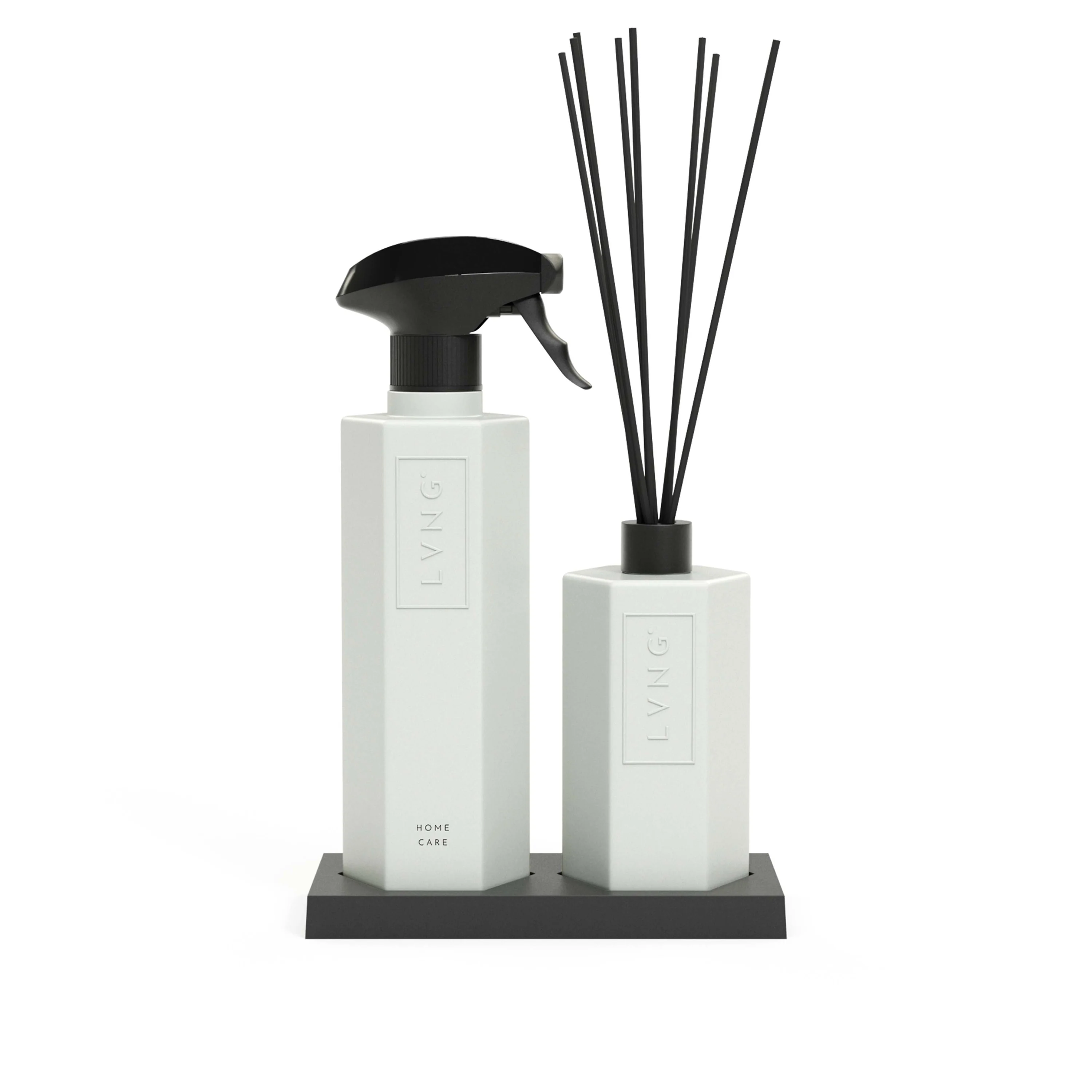 Ontdek Stockholm met de LVNG Home Set:

- Stockholm Home Care - 450ml

- Stockholm Home Diffuser - 270ml

- Incl. 100% Biodegradable Plateau

De set bevat een aangenaam ruikende allesreiniger die tevens dient als roomspray, een home diffuser en een bijpassend plateau. Gemaakt van natuurlijke formules die zorgen voor een langdurige geurbeleving in huis.

 Vegan & Cruelty Free
 Clean Ingredients
 Refillable Sugar Cane Bottle
 Manufactured in Europe
Fragrance

STOCKHOLM staat synoniem voor moeiteloze, Scandinavische eenvoud. Subtiliteit en minimalisme op z’n best. Licht & clean. Een frisse mix van citrusextract met hout- en muskustonen.

Combineer de Home Care spray met de Home Diffuser en de overige Casablanca collectie. Zo komt de geur in het gehele huis terug & wordt gedurende de dag versterkt. Verenig de geuren in huis terug tot een eenheid. Geureenheid.

Topnoten: Pomelo, Sinaasappel, Ozonic 
Hartnoten: Hout, Mos 
Basisnoten: Gember, Vlierbloesem, Geranium, Lelietje-van-dalen