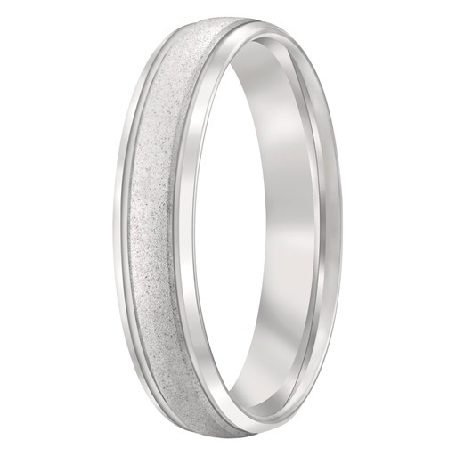 Deze 4.4: Zilveren AS ring in maat 20+ heeft een elegante en tijdloze uitstraling. De ring is gemaakt van hoogwaardig zilver en is perfect voor dagelijks gebruik of bij speciale gelegenheden. Draag hem om je ringvinger voor een stijlvolle touch aan je outfit. Deze ring is een tijdloos accessoire dat perfect past bij elke outfit.