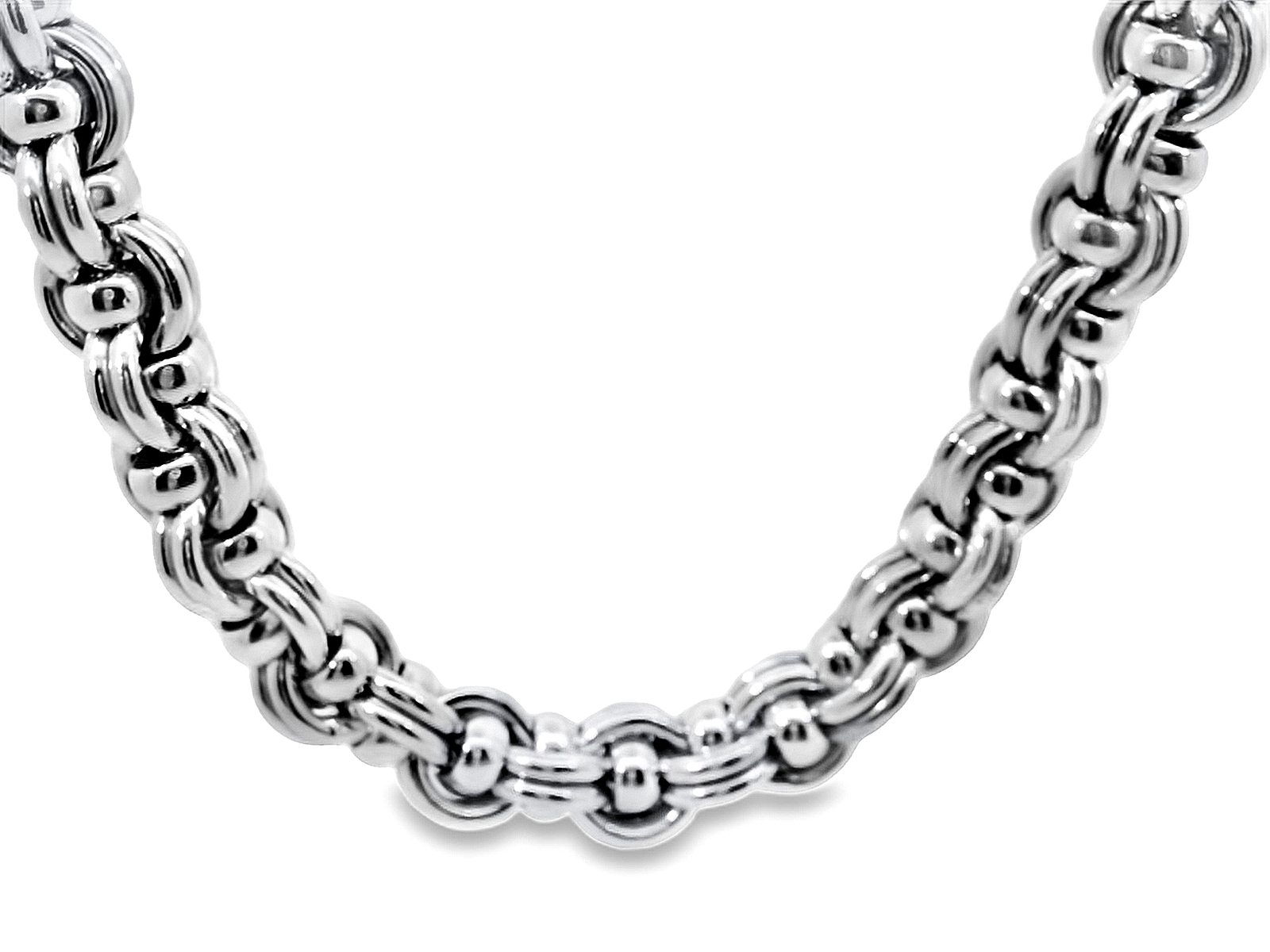Dit prachtige witgouden collier is een echte eyecatcher voor dames. Het is gemaakt van 18 karaats witgoud en heeft een uniek design. Het collier kan perfect gedragen worden bij zowel casual als feestelijke outfits. Draag het bijvoorbeeld over een eenvoudige blouse voor een chique touch, of combineer het met een avondjurk voor een glamourous look. Met dit collier steel jij gegarandeerd de show!
het collier heeft een lengte van 45 cm