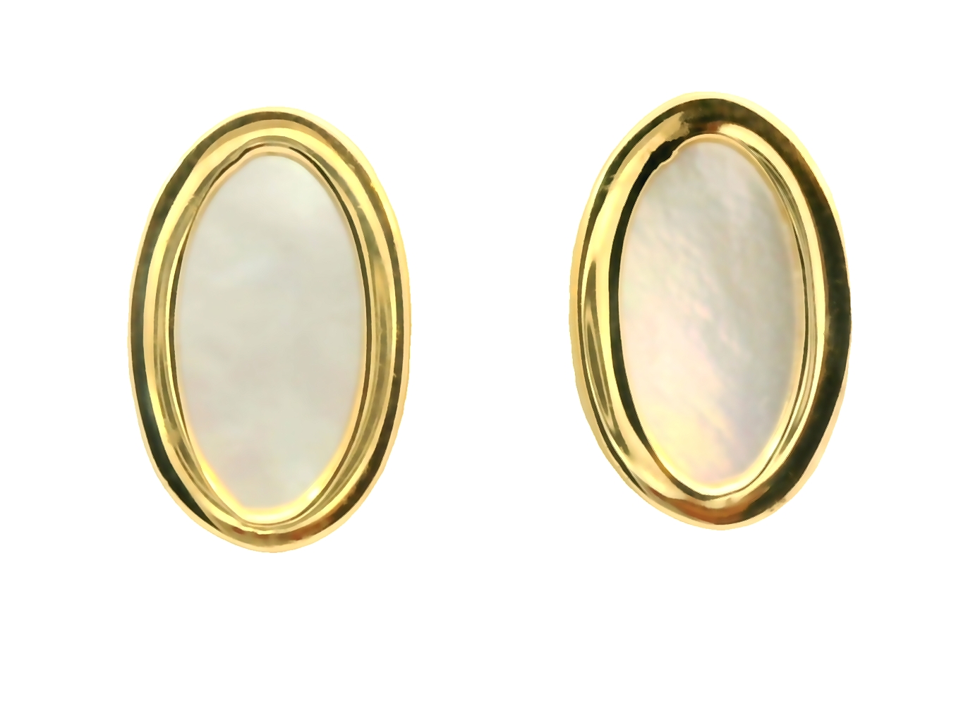 Deze prachtige geelgouden oorstekers van 14 karaat zijn voorzien van glanzend parelmoer. De oorbellen hebben een elegante en tijdloze uitstraling en zijn perfect voor elke gelegenheid. Draag ze solo voor een subtiele look of combineer ze met andere sieraden voor een meer opvallende stijl. Met deze oorstekers voeg je gegarandeerd een vleugje luxe toe aan elke outfit. Bestel ze nu en draag ze met trots!