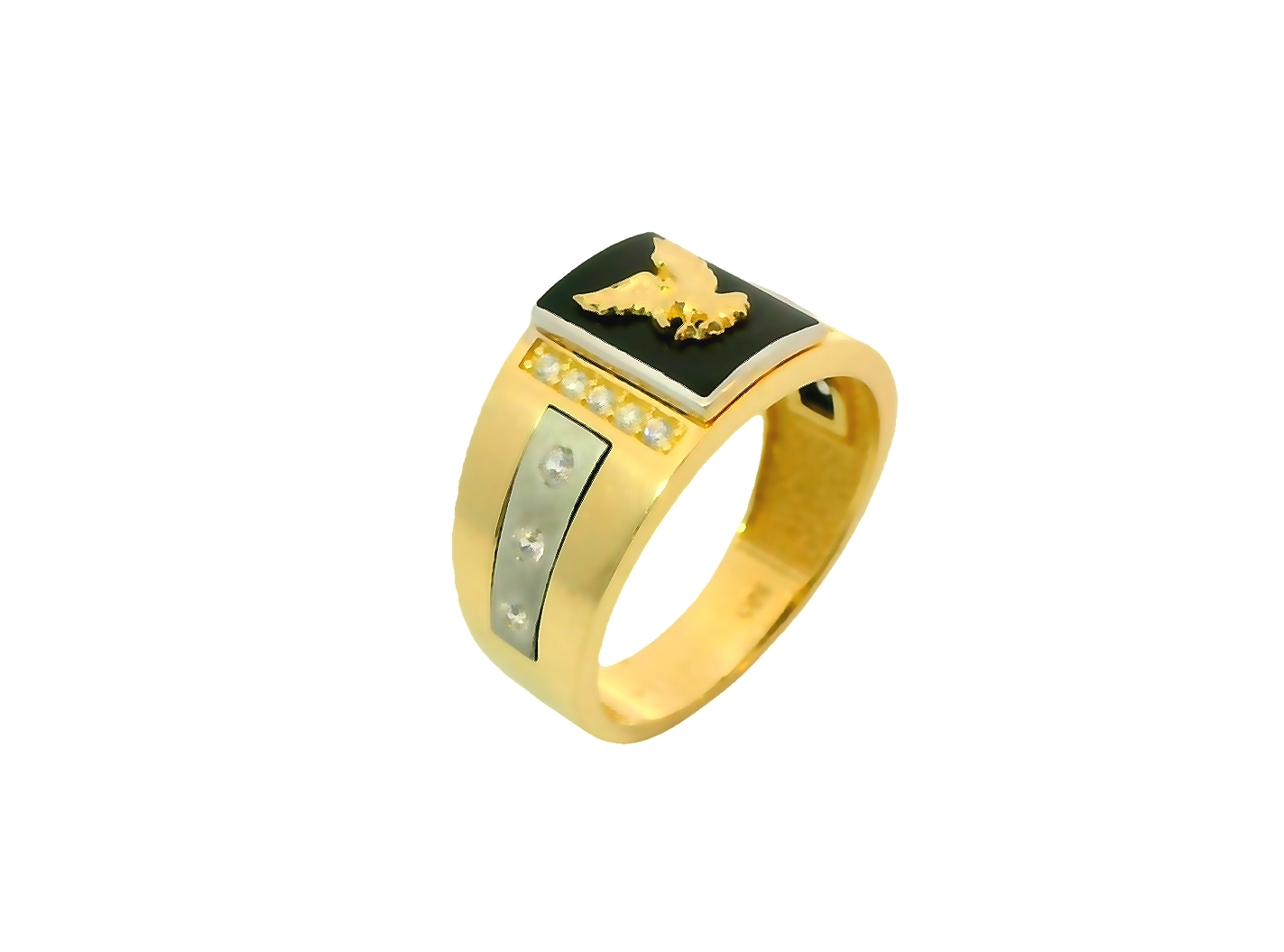 Deze prachtige bicolor herenring van 14 karaat goud heeft een stoere uitstraling met een onyx steen en een geelgouden adelaar die op de steen is geplaatst. De ring is perfect voor heren die van een opvallend en uniek sieraad houden. Draag deze ring alleen aan je ringvinger voor een stijlvolle look die zeker de aandacht zal trekken.
De ring is verkrijgbaar in meerdere afmetingen.