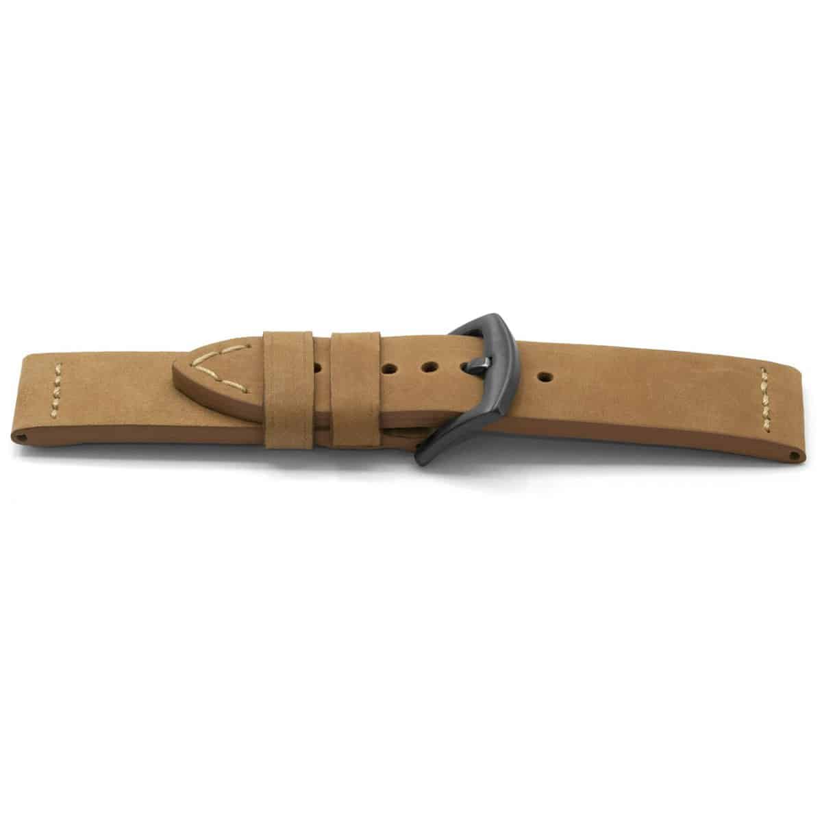 Bruin lederen horlogeband met zwartkleurig edelstalen gesp.
Kleur band: Bruin
Band dikte: 4.2mm 
Band lengte: 75/115mm
Band breedte: 24x24mm
Gesp: Stainless steel IP zwart
Bekleding binnenband: Hoogwaardig zwart leder
Gestikt: Ja, Beige
Pushpin: Exclusief
Hypo allergisch: Ja
NFC Chip: Ja
EAN: 4780263407247