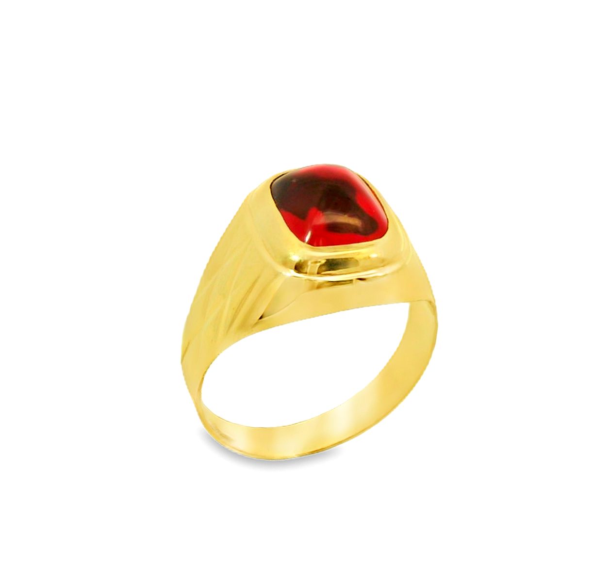 Deze prachtige herenring is gemaakt van 14 karaat geelgoud en heeft een subtiele rode steen voor een vleugje kleur. De ring heeft een tijdloos en elegant ontwerp dat perfect is voor dagelijks gebruik of speciale gelegenheden. Draag deze ring alleen om de aandacht te vestigen op het unieke ontwerp, of combineer hem met andere ringen voor een meer gedurfde look. Met deze ring voeg je direct een stijlvolle touch toe aan je outfit.
De ring is verkrijgbaar in meerdere afmetingen.