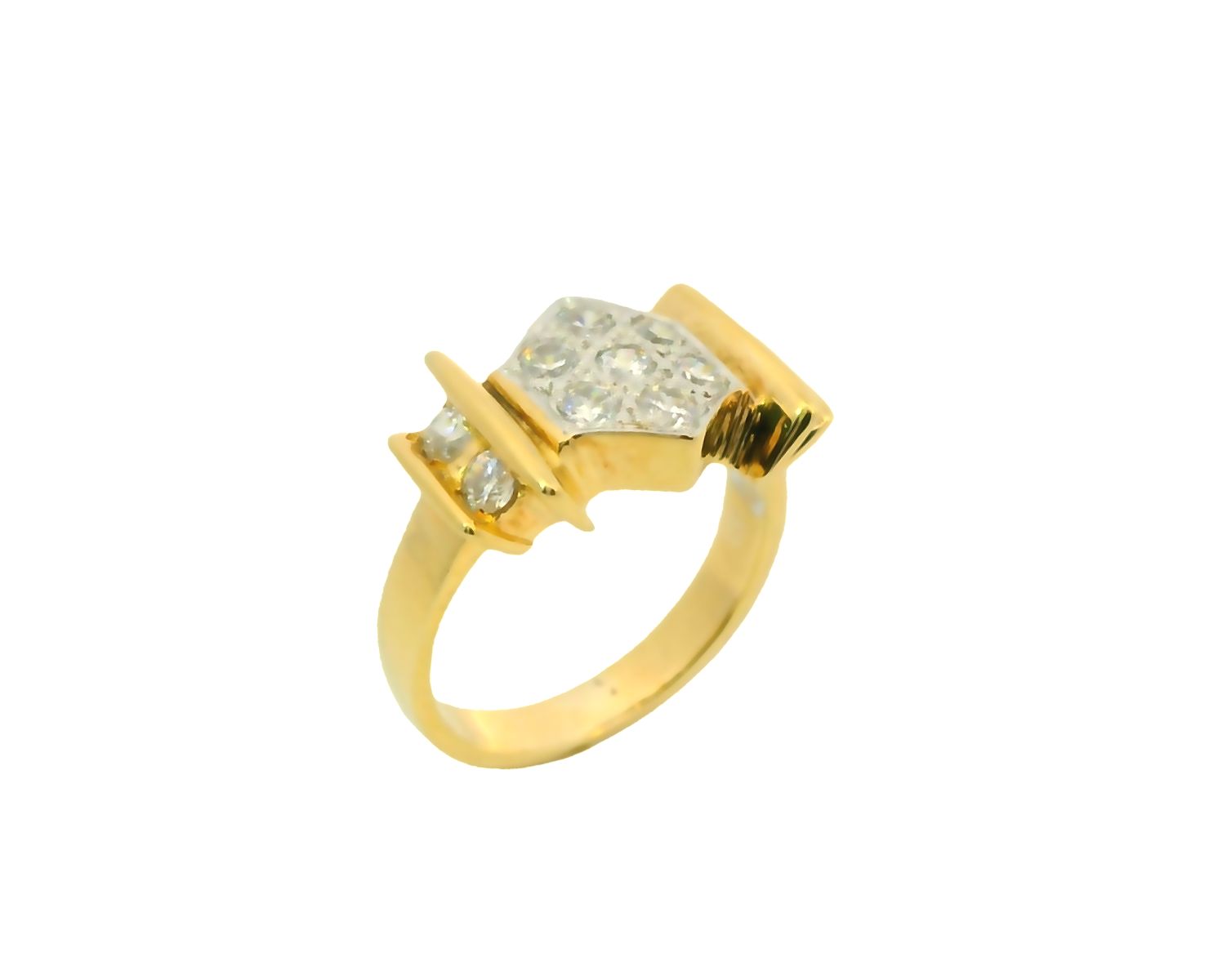 Deze prachtige herenring is gemaakt van 14 karaat bicolor goud en is versierd met een schitterende zirkonia steen. De ring heeft een klassiek en elegant design dat perfect past bij elke outfit. Draag deze ring om je look een luxe touch te geven en je persoonlijkheid te laten stralen. Maak een statement met deze unieke ring!
De ring is verkrijgbaar in meerdere afmetingen.