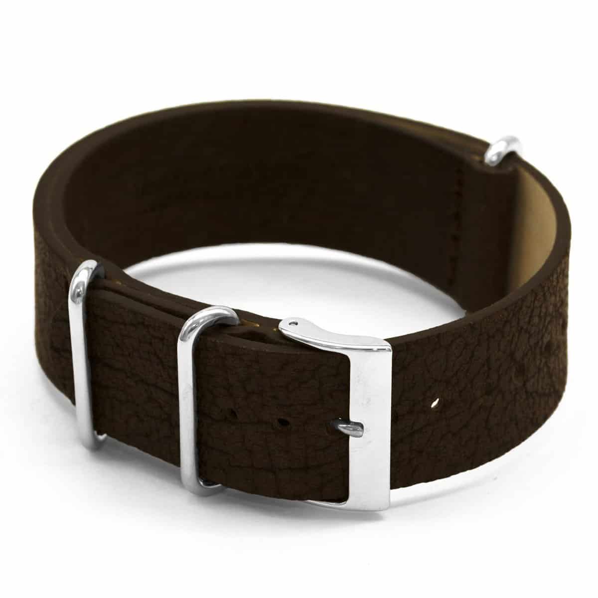 Lederen nato horlogeband.
Kleur band: Bruin
Band dikte: 1.3mm
Band lengte: 255/130mm
Band breedte: 20x20mm
Gesp: Ja
Bekleding binnenband: Nubuck
Gestikt: Nee
Pushpin: NVT
Hypoallergeen: Ja