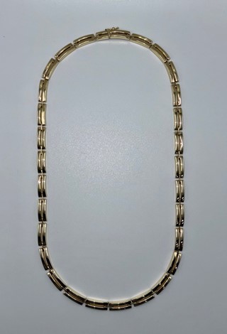 14 Karaat geel goud gepend blokschakel choker met bak slot 5.5 mm 47 cm lang.