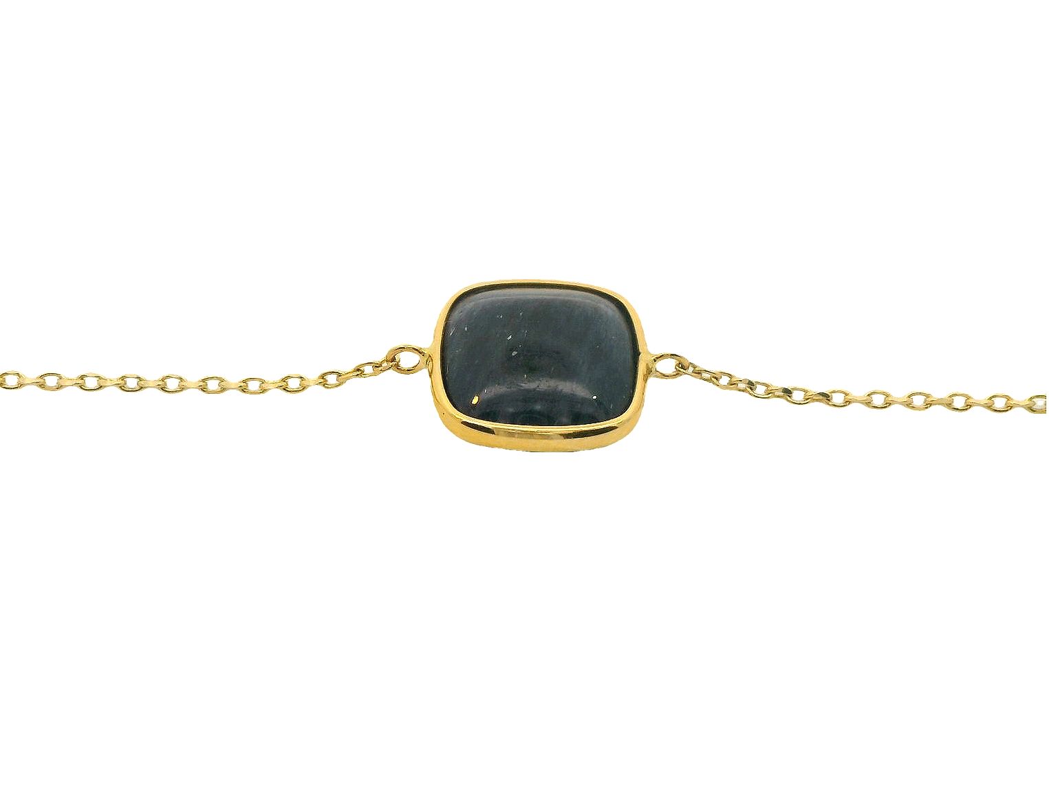 Deze prachtige geelgouden armband van het merk Italo Bottene is voorzien van een schitterende blauwe kwarts edelsteen. De armband is gemaakt van 14 karaat goud en heeft een elegante en tijdloze uitstraling. Draag deze armband apart als statement piece, of combineer hem met andere sieraden voor een chique en stijlvolle look. Een prachtige toevoeging aan elke sieradencollectie!