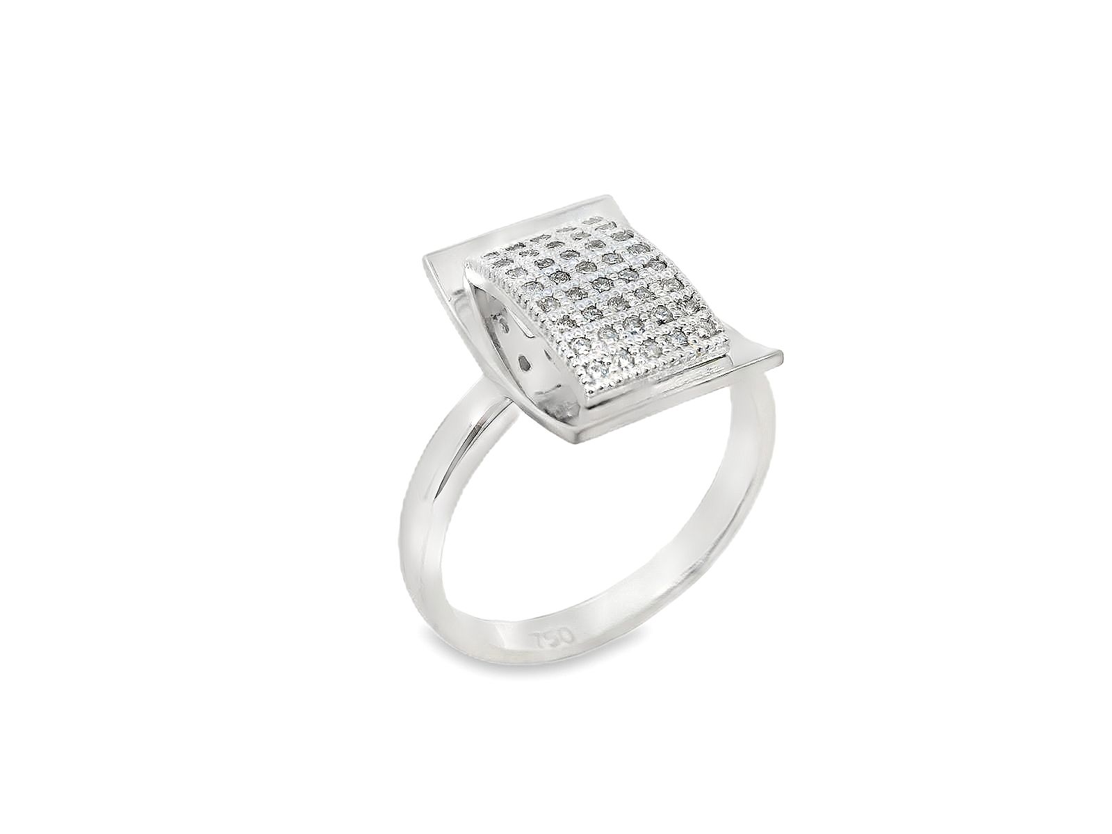 Deze prachtige witgouden ring van 18 karaat is bezet met een schitterende diamant en heeft een uniek design. De ring is perfect voor dagelijks of speciale gelegenheden en voegt een vleugje elegantie toe aan elke outfit. Draag deze ring alleen of combineer hem met andere sieraden voor een trendy look. Gegarandeerd een eyecatcher!
De ring is verkrijgbaar in meerdere afmetingen.
