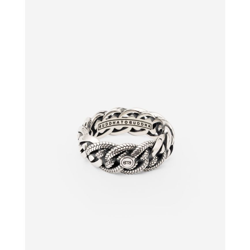 600Nathalietexture20
Onze Nathalie Small Textuur Ring heeft een uniek ontwerp. Het prachtige ontwerp van de Nathalie schakel loopt door de hele ring, inclusief het middenstuk, waardoor er een krachtig geheel ontstaat. Combineer deze krachtige ring met de bijpassende Small of XS-armband om een waanzinnige look te creëren. Deze ring voegt een opvallende uitstraling toe aan onze bekende Nathalie schakel. 
