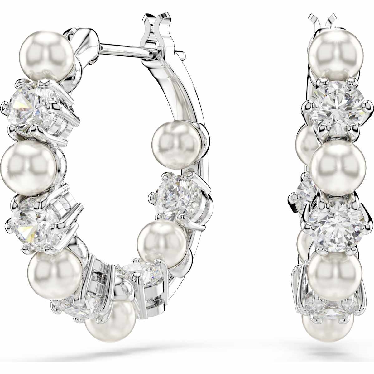 Deze Matrix-oorstekers vormen een unieke en eigentijdse twist op de klassieke ringoorbel. Elk exemplaar heeft een rhodium toplaag en is versierd met een afwisseling van Swarovski Zirkonia en Swarovski Crystal Pearls. Een statement van verfijning die elke outfit van gewoontjes naar buitengewoon tilt.