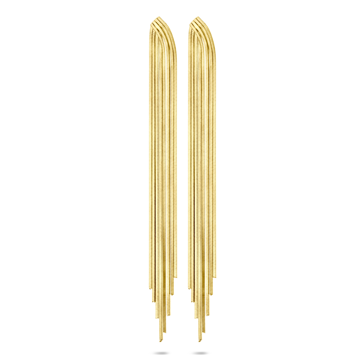 Geelgoud op 925 zilveren oorhangers met een totale hoogte van 95mm. Geen garantie op de plating.