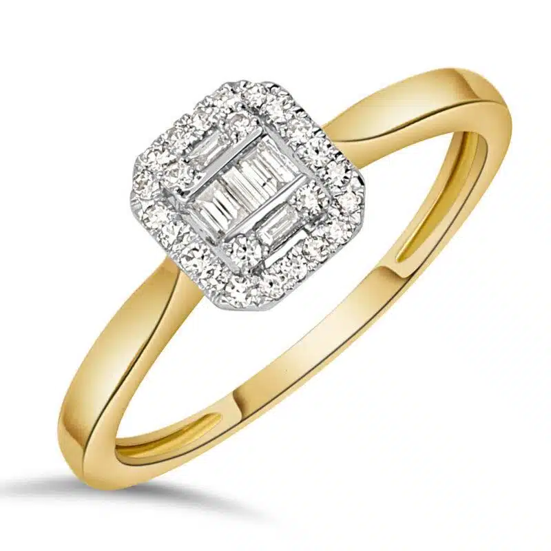 een 14 krt geelgouden ring met 5 diamant baquette geslepen totaal 0.08 crt. en daarom heen 26 diamanten 8 kant totaal 0.10 H SI.
