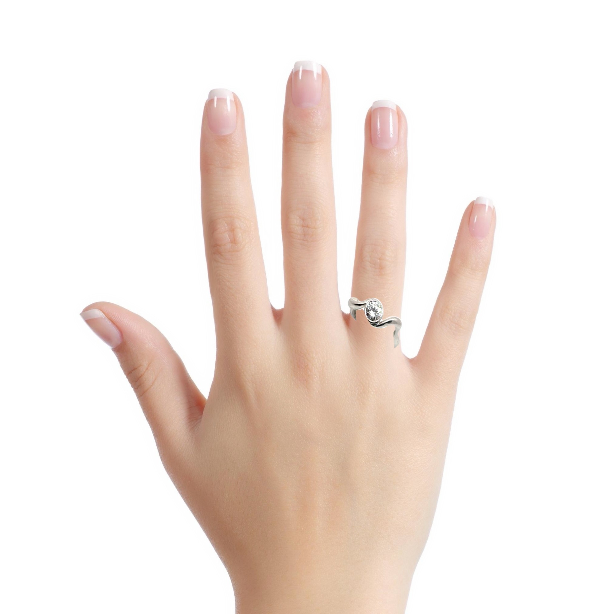 geschwungener handschmeichler mit einem Brillanten D si1 0,708ct DDI. gefertigt in Weißgold 750 rhodiniert, Größe 52

UNIKAT 

gefertigt im KISSNER Meisteratelier
Design: Carsten Kissner