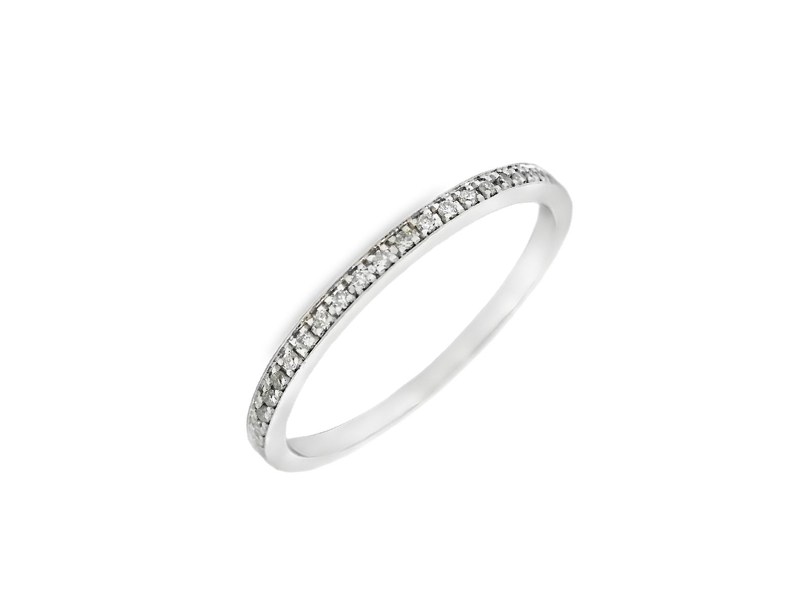Deze prachtige witgouden ring van 14 karaat is bezet met een schitterende diamant van 0,19 karaat. De ring heeft een tijdloos ontwerp dat elegantie uitstraalt en perfect past bij elke outfit. Draag deze ring als pronkstuk om je outfit compleet te maken en je hand te laten stralen. Met deze ring om je vinger steel je zeker de show!
De ring is verkrijgbaar in meerdere afmetingen.