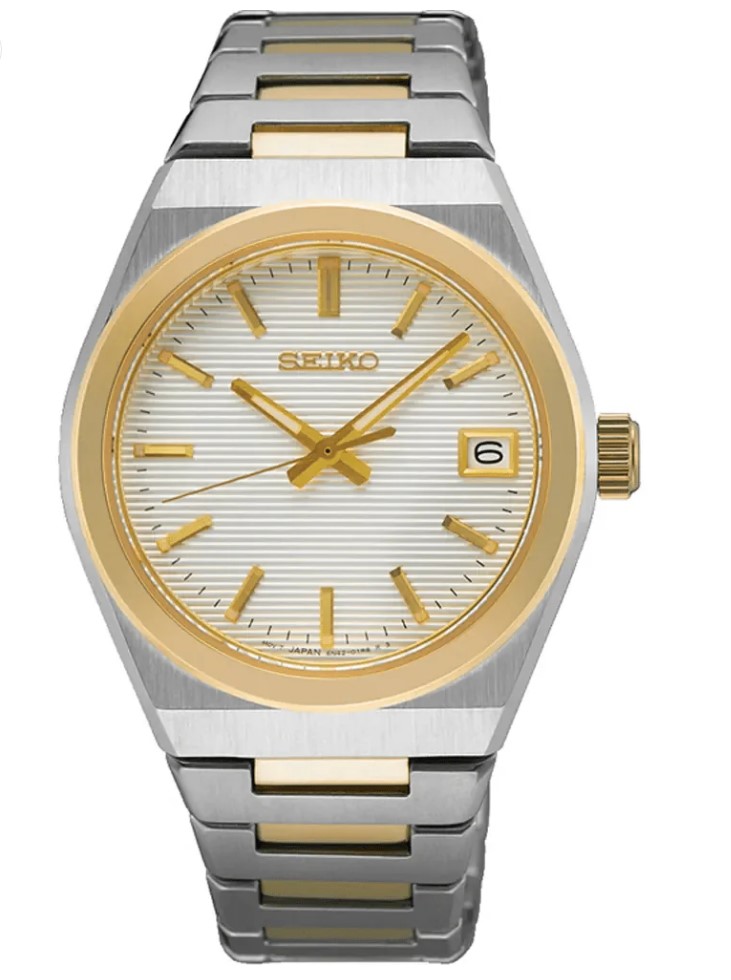 De Seiko SUR578P1 uit de Conceptual-serie straalt tijdloze elegantie uit met zijn bicolor ontwerp en verfijnde gouden details. Dit horloge is de perfecte keuze voor wie op zoek is naar een stijlvol en functioneel accessoire dat zowel voor dagelijks gebruik als speciale gelegenheden geschikt is.
De bicolor kast, gemaakt van roestvrij staal, heeft een diameter van 34 mm en een dikte van 8,2 mm, wat zorgt voor een slanke en comfortabele pasvorm. De wijzerplaat is wit, met gouden wijzers die een vleugje luxe toevoegen, terwijl het saffierglas zorgt voor krasbestendigheid.

Het horloge is waterbestendig tot 10 bar, wat het geschikt maakt voor dagelijks gebruik en zwemmen. De bijpassende bicolor roestvrijstalen band, met vouwsluiting en drukknoppen, biedt een veilige en elegante pasvorm.