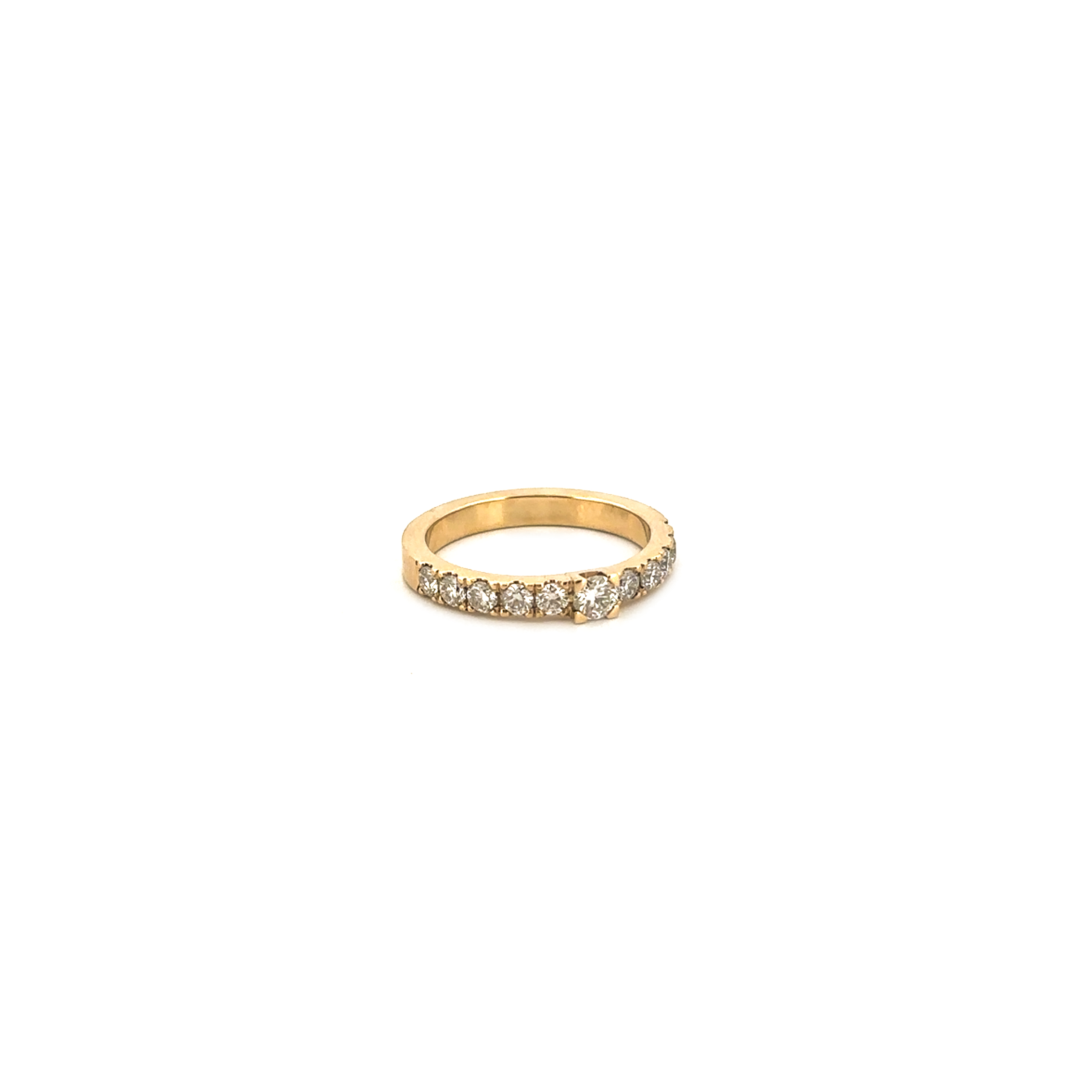 Wil je stralen? Kies dan voor deze ring!

Makkelijk te combineren klassieke ring van 14 karaat goud met 11x een moissaniet. Past bij elke stijl en is mooi bij een andere ring aan te schuiven.

Deze ring is te bestellen in maat 56/18

De ring kan op elke gewenste maat gemaakt worden. Echter na aanpassing van de ringmaat beschouwen we de ring als maatwerk. Mocht je twijfelen over de maat neem dan gerust contact op. 

Maak een afspraak en kom deze sierlijke ring passen! Of bestel haar gelijk, dan sturen we deze mooi verpakt naar je toe.