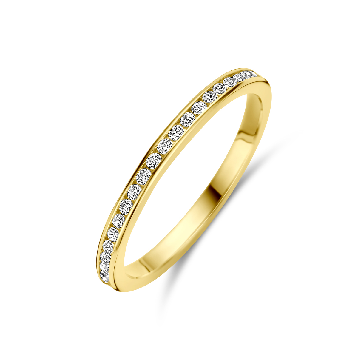 Stijlvolle geelgouden aanschuifring met een schitterende rij van zirkonia en een poli afwerking. Tip: Combineer deze ring met andere aanschuifringen voor een subtiele en elegante look.