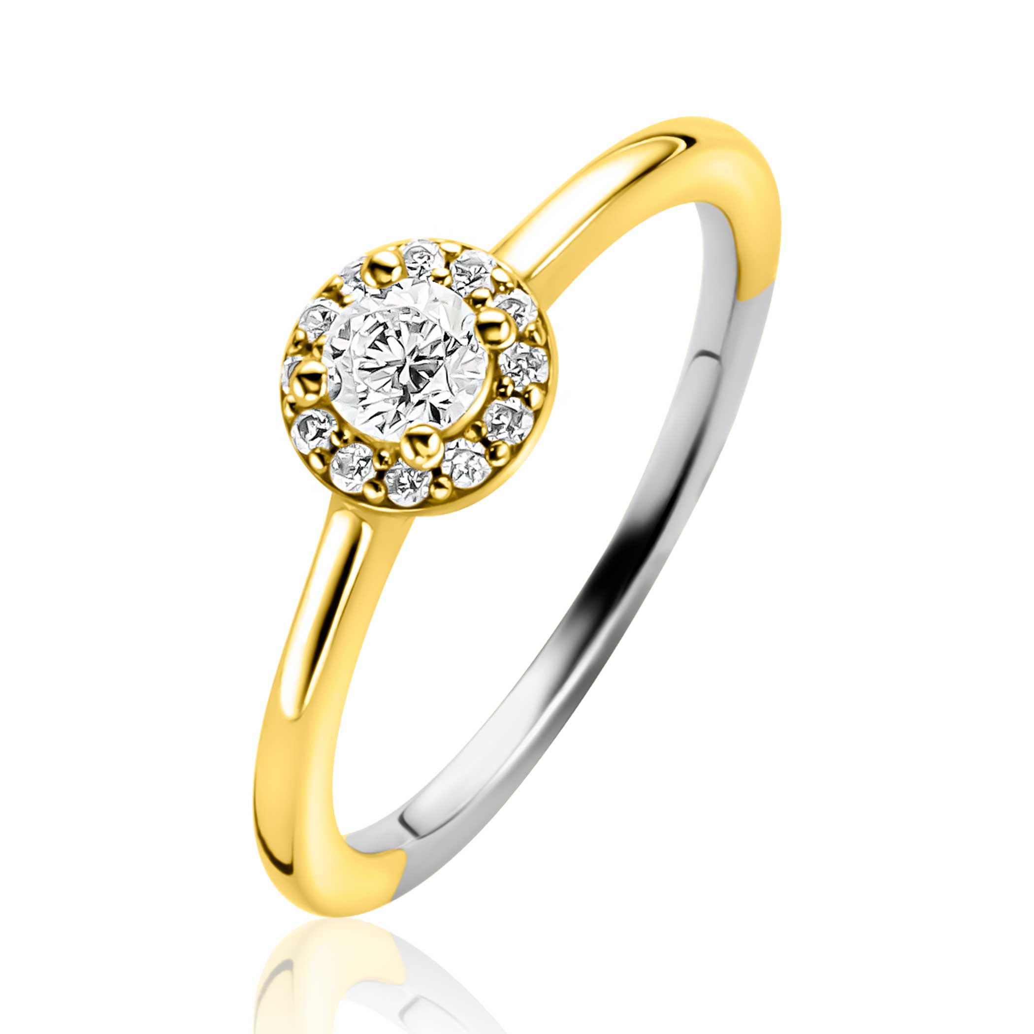 ZINZI gold plated zilveren entourage verlovingsring bezet met witte zirkonia's. Leuk detail: het kleine hartje aan de zijkant van de zetting. Vervaardigd van eerste gehalte zilver (925) en extra geel verguld.