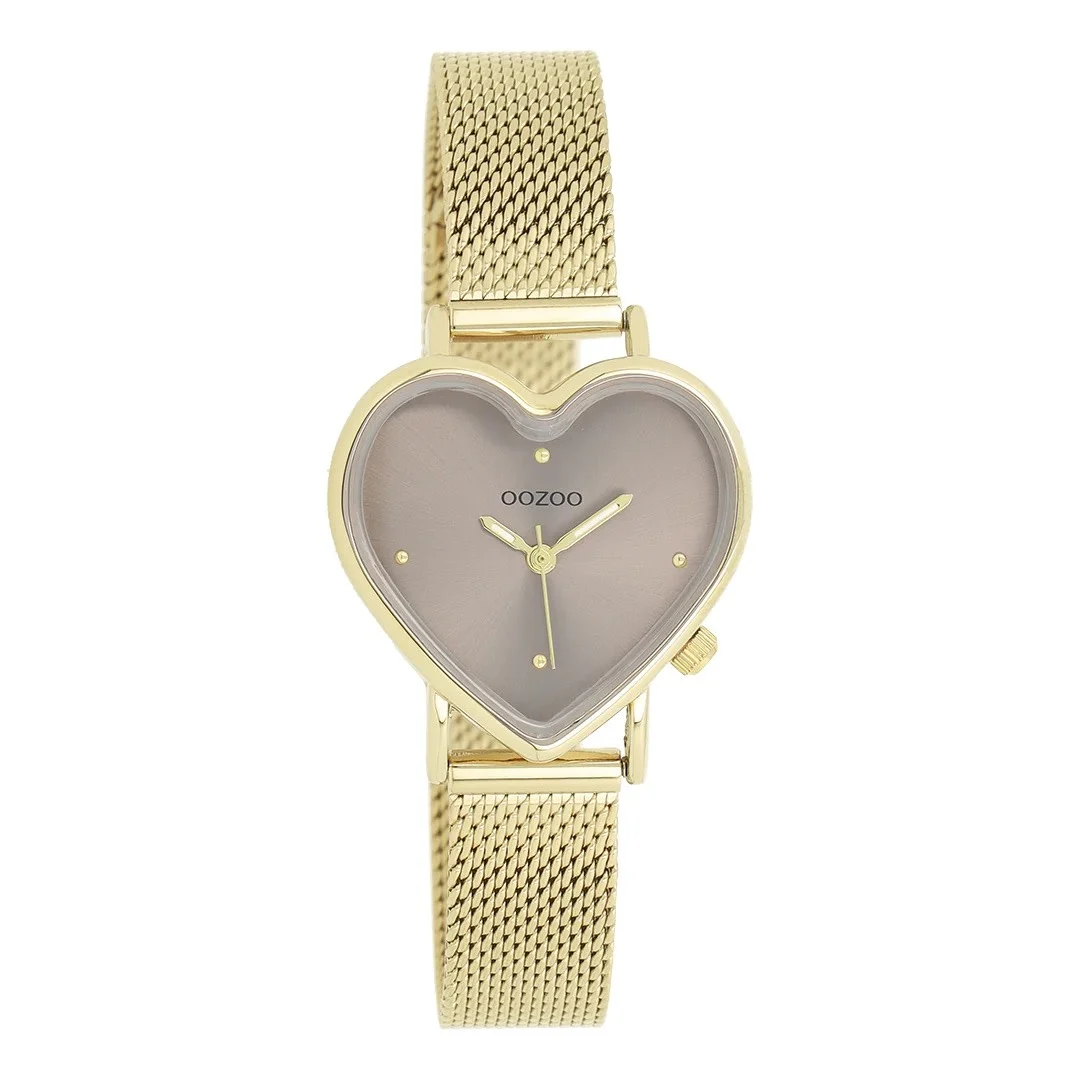 Val op met dit prachtige hart dames design uit de trendy OOZOO Timepieces collectie. De C11417 heeft een goudkleurige metalen mesh armband en 28x29 mm goudkleurige metalen horlogekast. Maak een fashion statement met deze zwarte wijzerplaat, goudkleurige stippen tijdsaanduidingen en bijpassende wijzers. Dit horloge is een musthave voor jouw garderobe en heeft een mineraalglas, stainless steel achterplaat en is nikkel-safe.