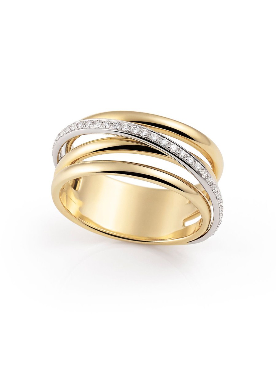 Deze prachtige 18krt geelgouden ring uit de Serenata lijn van AL Coro is voorzien van diamanten 32-0,21crt. De maat van deze ring is 55 ( 17,5 ). Mocht u een andere maat nodig hebben, neem dan vrijblijvend contact met ons op.

Al Coro is een Italiaans juwelenmerk dat sinds 1999 de meest exclusieve juwelen maakt. De sieraden staan voor eeuwige elegantie en geluk, perfect om elk speciaal moment te vieren. Het sieradenhuis laat zich leiden door de volgende moto: ‘’Jewellery doesn’t show what you have, but who you are”.

Daily luxury!
Rijen met diamanten vermengen zich met 18 karaats goud tot een gedenkwaardig sieraad met een ongeëvenaarde sprankeling.
