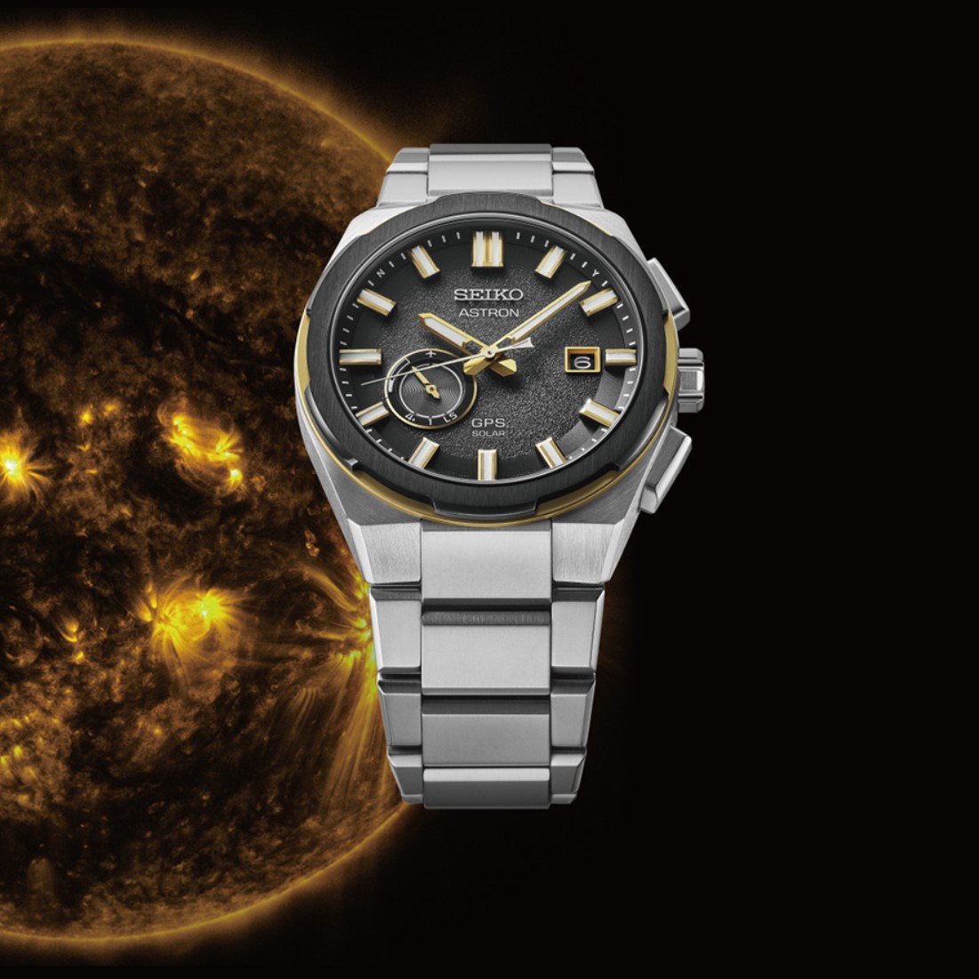 Seiko Astron model SSJ026J1 met Kaliber 3X62. Hoogwaardige Titanium kast en Titanium band met vouwsluiting. GPS gestuurd Solar horloge. Energiereserve ca 6 maanden. Ontspiegeld Saffier glas. 10 ATM waterdicht.