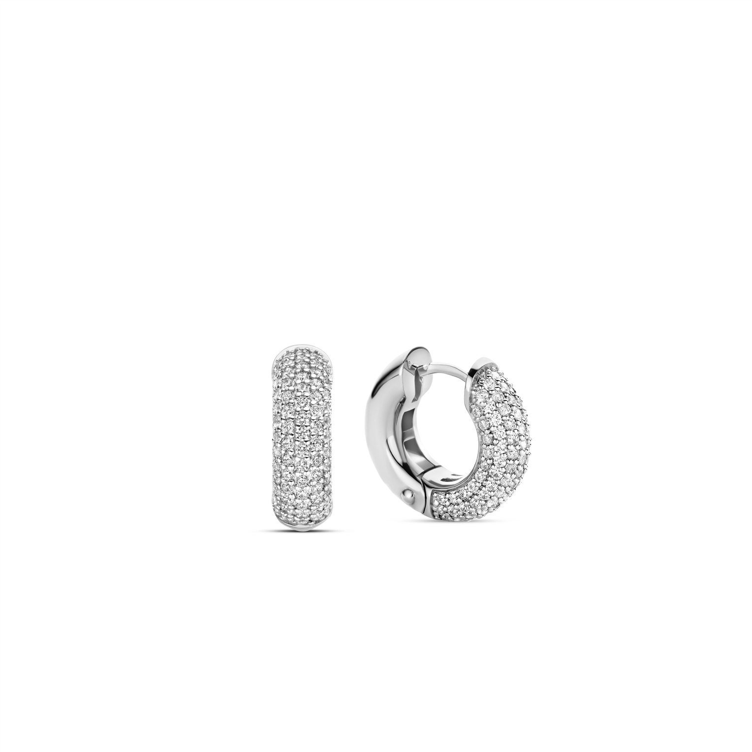 Deze TI SENTO - Milano Oorbellen 7909ZI zijn gemaakt van Zilver platina verguld. De kleurstelling van deze oorbellen zijn Wit. Alle TI SENTO - Milano producten worden geleverd in een luxe geschenkverpakking.