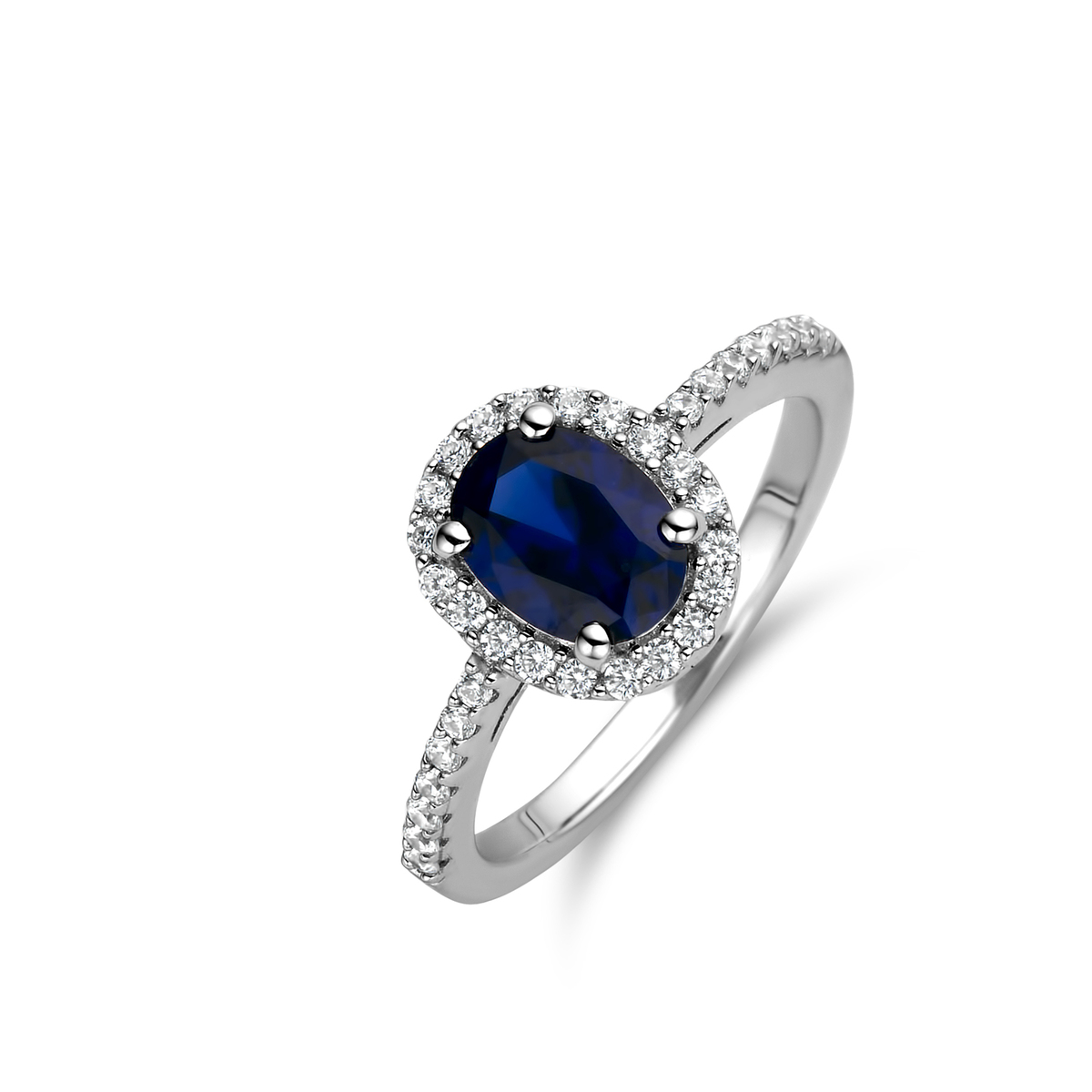 Deze prachtige zilveren ring van Naiomy heeft een blauwe zirkonia steen als eyecatcher. De ring is tijdloos en elegant. Een stuk dat elke outfit compleet maakt.