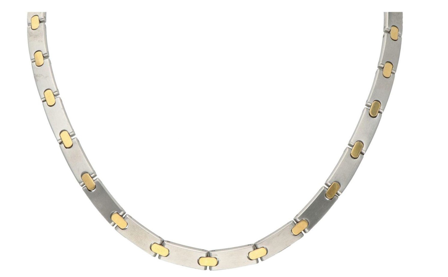 Pequignet edelstalen collier met 14 karaat gouden applique op de tussen schakels. 
Schakel maat 5 mm collier lengte 45 cm.

